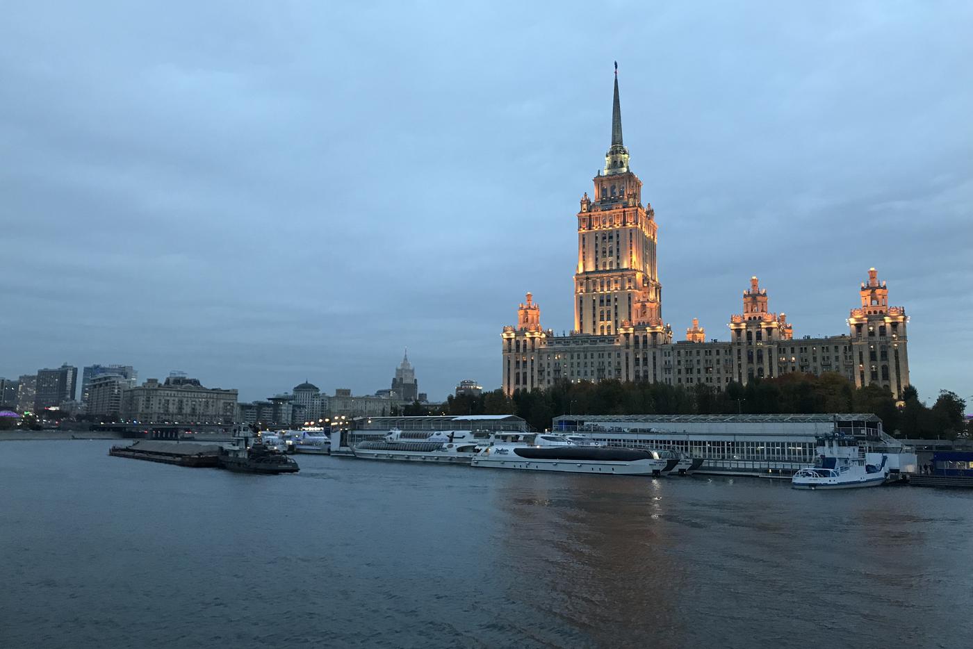 Синоптик рассказал о дожде и аномально тёплом четверге в Москве