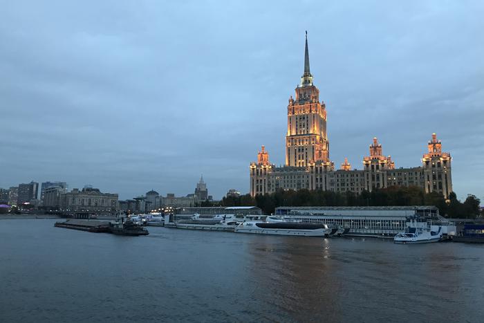 Синоптик рассказал о дожде и аномально тёплом четверге в Москве