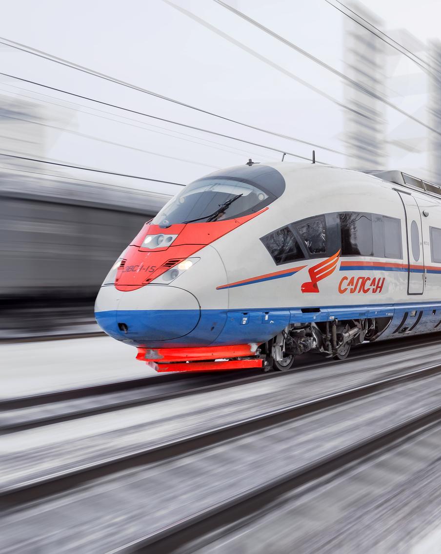 РЖД заморозили цены на билеты "Сапсана" на 31 декабря и 1 января. РЖД объявили о фиксации стоимости билетов на поезда "Сапсан", отправляющиеся из Москвы 31 декабря и 1 января, запустив спецтарифы, которые не зависят от спроса. Пассажиры уже могут приобрести новогодние билеты по сниженным ценам