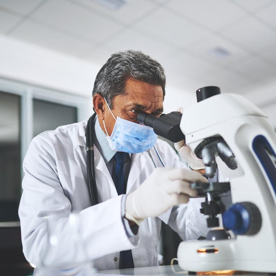 Роспотребнадзор опроверг слухи о новом вирусе в России. В ведомстве уточнили, что в стране идёт обычный сезонный рост заболеваемости ОРВИ и гриппом, а новых необычных вирусов не зафиксировано