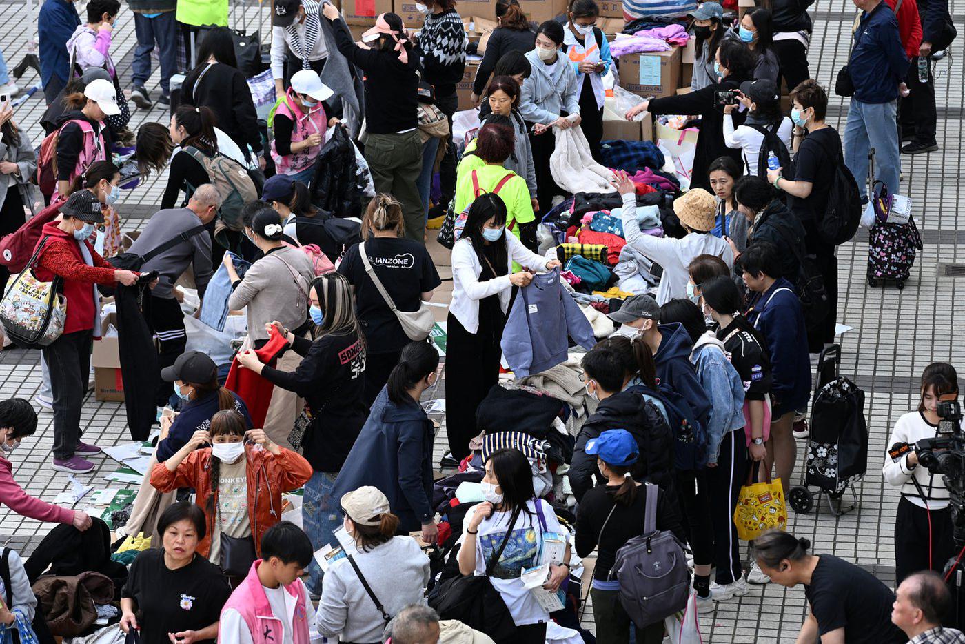 Волонтёры в Гонконге организовывают масштабные сборы помощи для пострадавших при пожаре