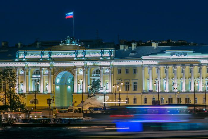 Родственников коррупционеров могут лишить своего имущества: Конституционный суд РФ подписал соответствующее разрешение