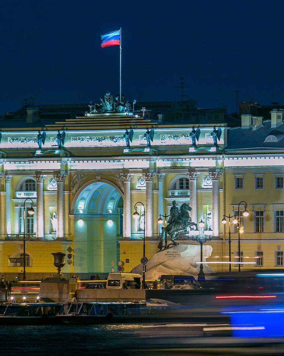 Родственников коррупционеров могут лишить своего имущества: Конституционный суд РФ подписал соответствующее разрешение