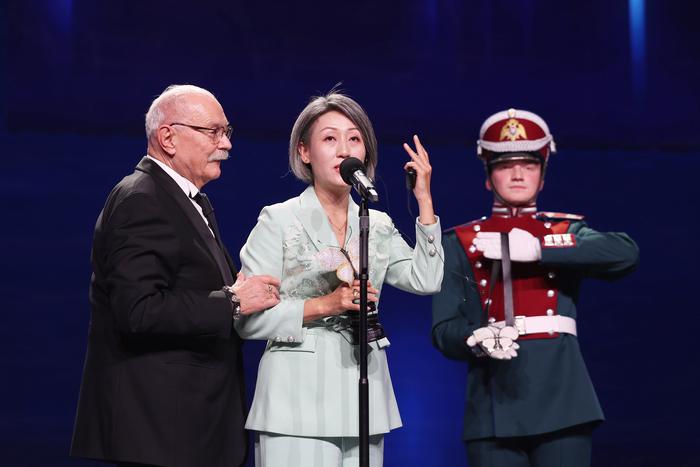 Никита Михалков раздал бриллианты: рассказываем, как прошла первая премия от Евразийской киноакадемии