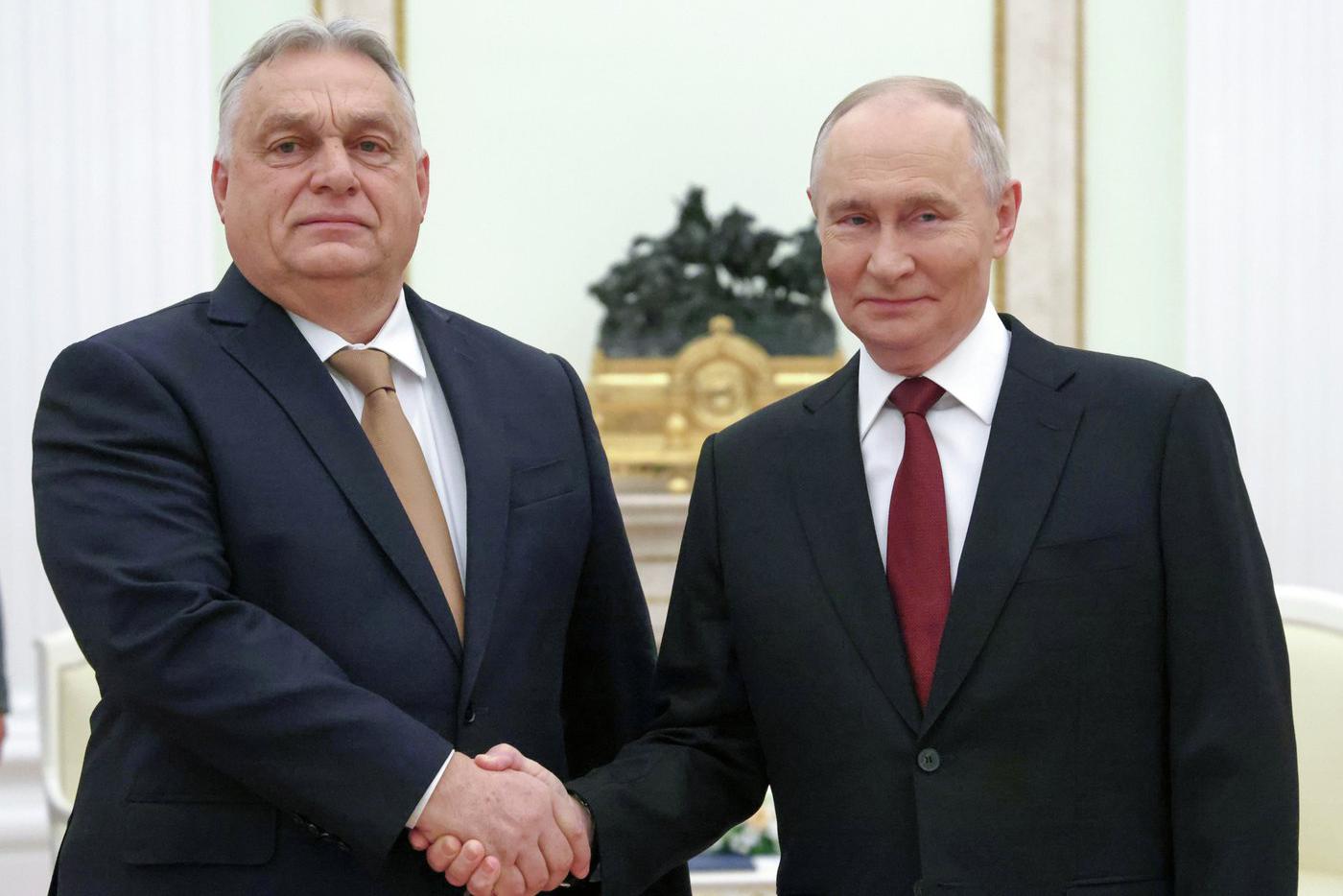 Путин и Орбан обсудили Украину и возможный саммит в Будапеште