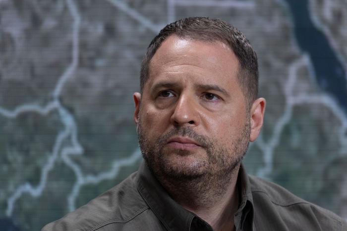 Ермак ушёл в отставку, Европа не в курсе нового мирного плана: хроника очередных событий украинского кризиса