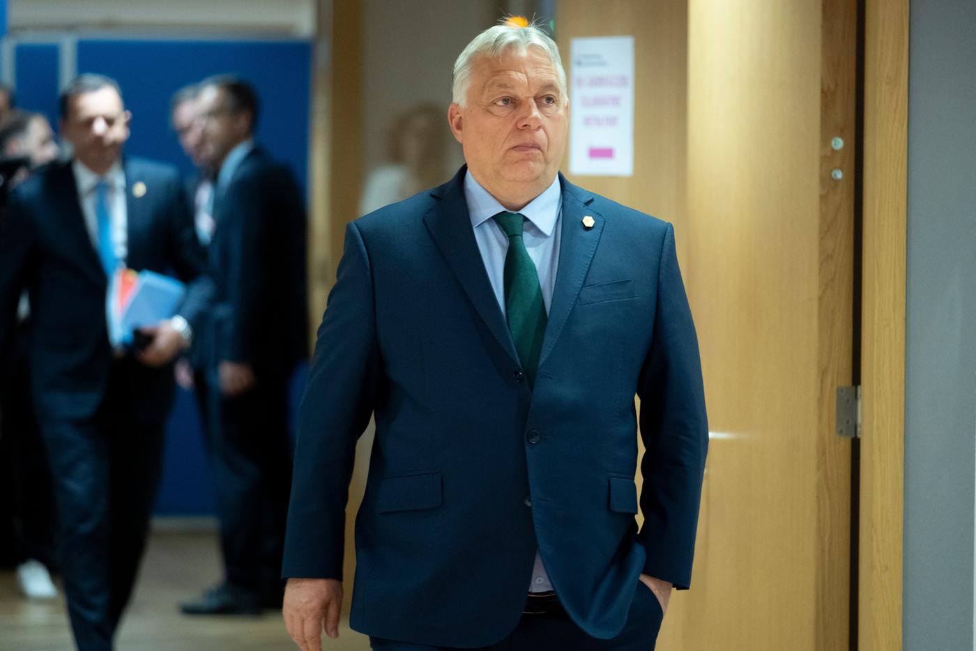 Песков объяснил, почему переговоры с Путиным не начались сразу по приезде Орбана