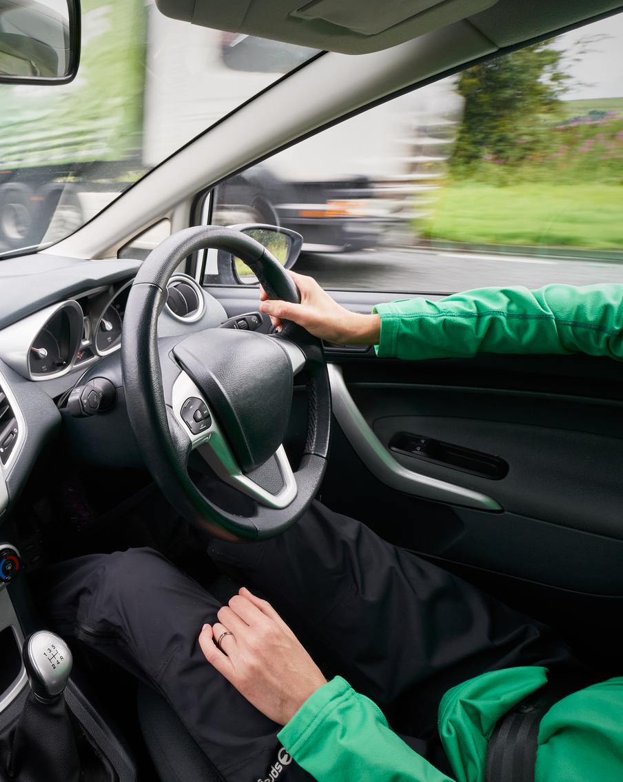 В России запретили ввоз в страну гибридных и праворульных автомобилей. Один из российских судов принял решение запретить ввоз на территорию страны иностранных праворульных и гибридных автомобилей из-за их небезопасности