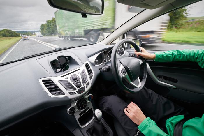 Иностранные праворульные машины и гибриды больше не смогут ввозить в Россию