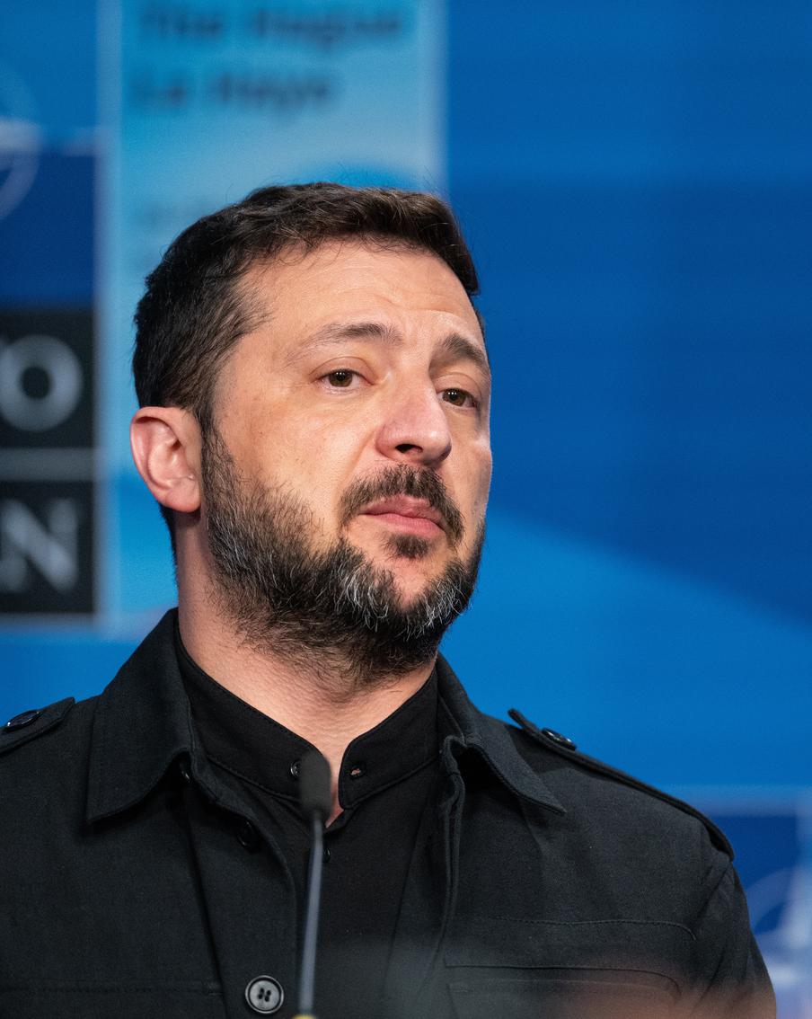 Зеленский призвал Европу принять решение по замороженным на Западе активам РФ. Несмотря на недавний коррупционный скандал, в котором оказался Владимир Зеленский, он обратился к европейским союзникам с требованием предоставить финансовую помощь. В своём заявлении, опубликованном в телеграм-канале, он заявил, что Европа должна принять решение по вопросу замороженных российских активов