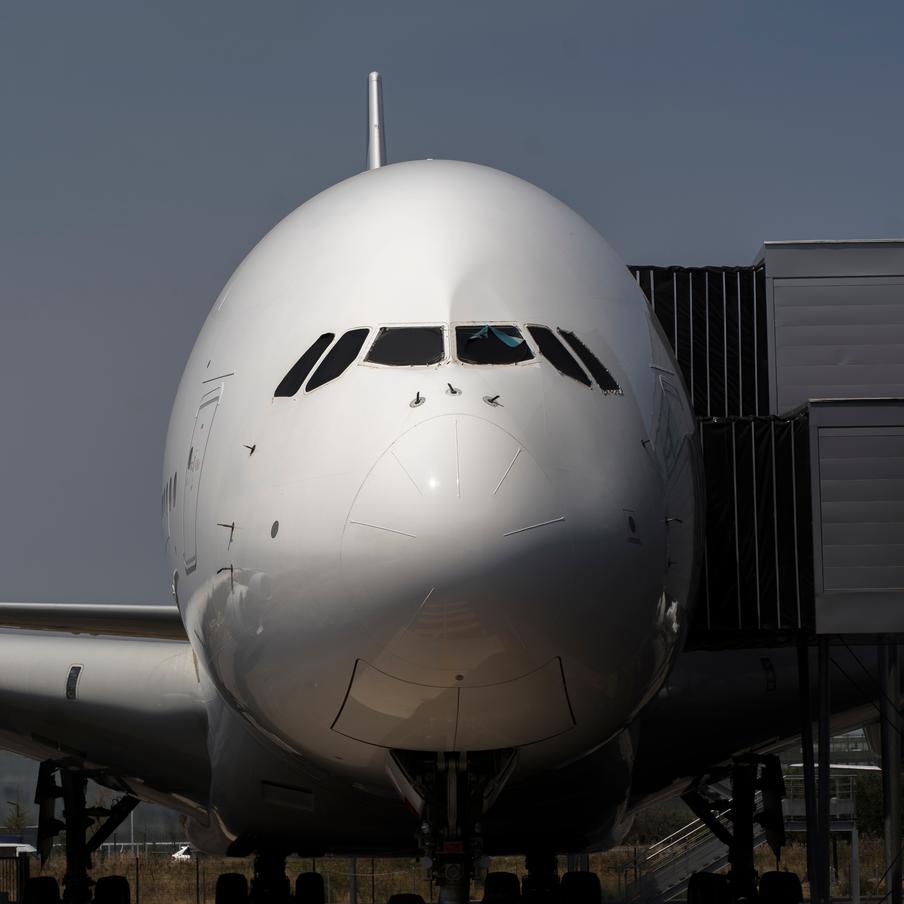 Air Astana и FlyArystan предупредили о задержках рейсов из-за ПО Airbus. Обнаружение уязвимости в программном обеспечении на 6 тысячах самолётов Airbus вызвало серьёзные проблемы в расписании авиакомпаний по всему миру. Уязвимость связана с воздействием интенсивного солнечного излучения на бортовые компьютеры управления полётом