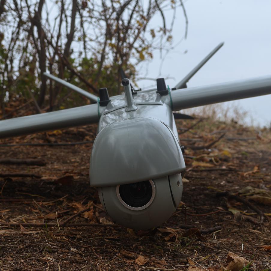 Украинские дроны повредили несколько домов в Анапе и Славянске-на-Кубани. В Краснодарском крае после атаки украинских беспилотников оказались повреждены несколько жилых домов сразу в двух городах региона