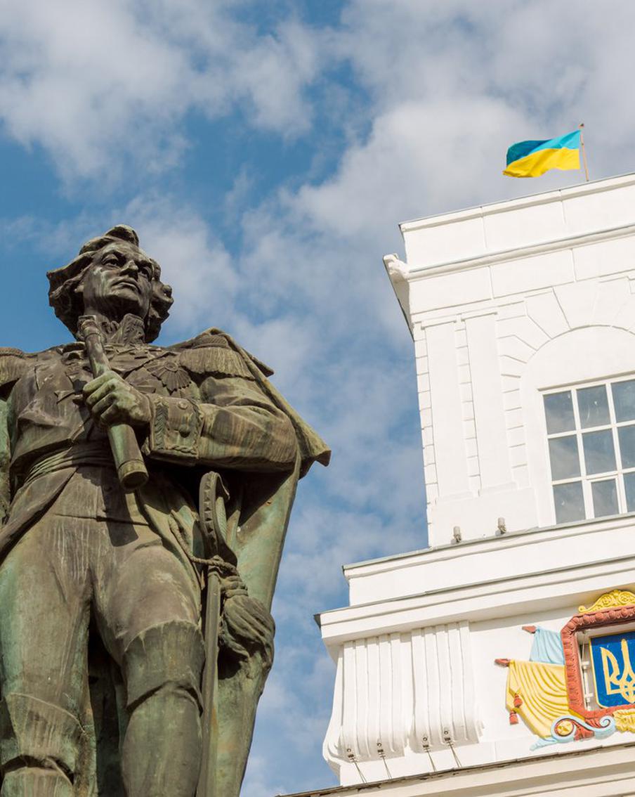 На Украине назвали адмирала Ушакова символом российского империализма. По информации, опубликованной на сайте Украинского института национальной памяти, выдающийся русский флотоводец Фёдор Ушаков был причислен к числу символов "российского империализма". Институт обнародовал список объектов, посвящённых историческим личностям и событиям, которые подлежат устранению из общественного пространства