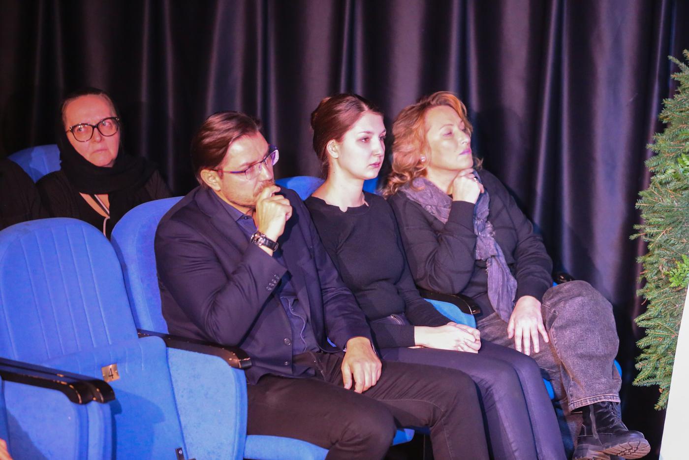 Сын Шиловского Павел, внучка Аглая