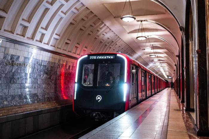 В столичном метро начали обкатку нового поезда "Москва-2026"