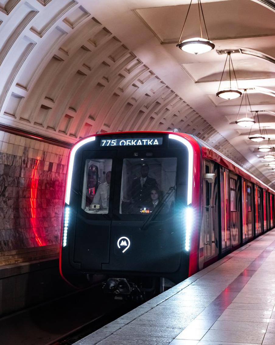 В столичном метро начали обкатку нового поезда "Москва-2026"
