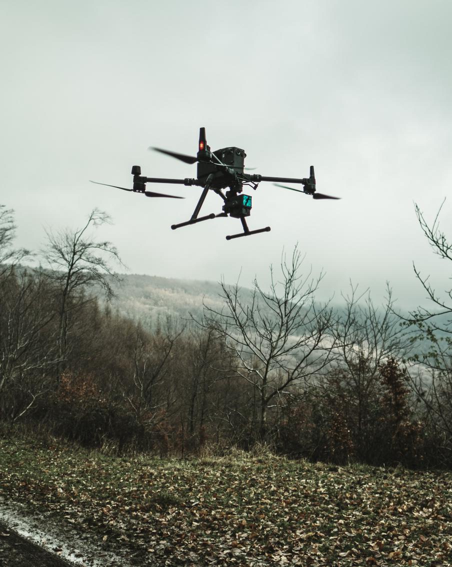 WSJ: мощь ударов ВС России по линиям снабжения ВСУ растёт. Согласно публикации в The Wall Street Journal, военнослужащие Вооружённых сил Украины (ВСУ) сталкиваются с растущей угрозой российских ударов по их линиям снабжения, наносимых с помощью беспилотных летательных аппаратов (БПЛА)