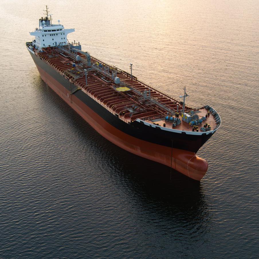 Пожар на пострадавшем от атаки ВСУ нефтетанкере удалось потушить два дня спустя. Возгорание на подвергшемся атаке украинских безэкипажных катеров удалось потушить спустя два дня после удара ВСУ. Отмечается, что корабль держал путь в порт Новороссийска