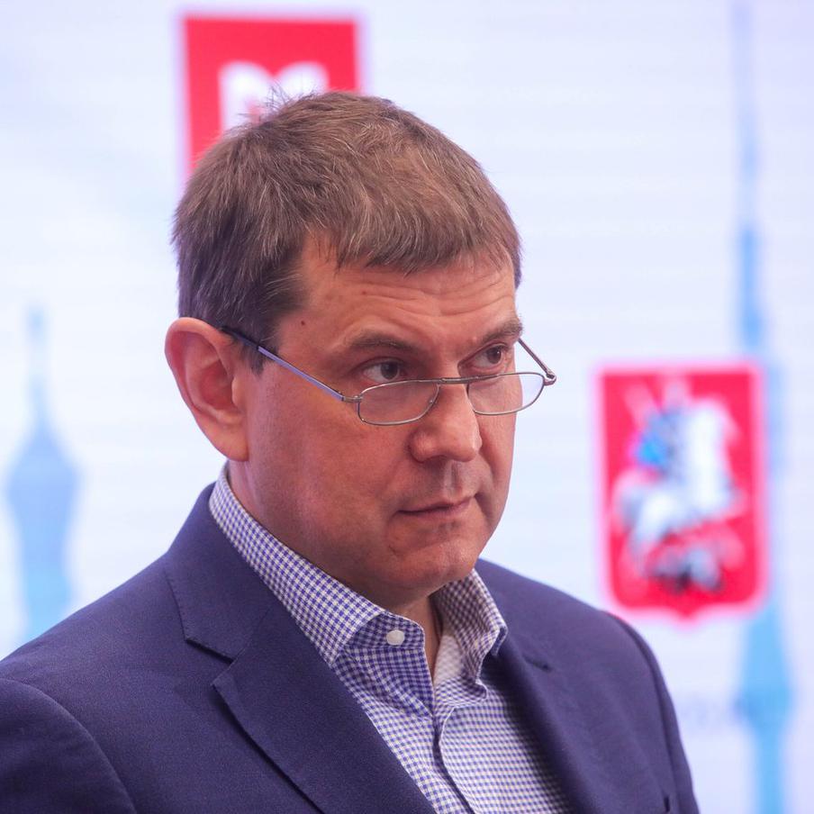 Полностью завершить работы в доме Казакова планируется до конца 2027 года. Завершение реконструкции дома Казакова в Москве состоится в 2027 году. Кроме того, сейчас в здании проводят противоаварийные работы