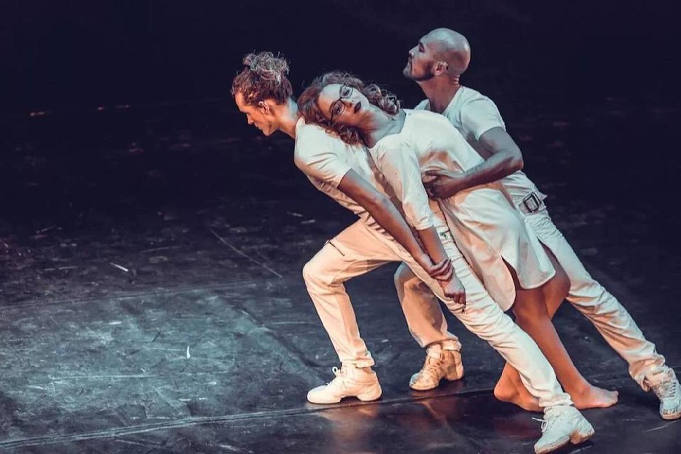 Спектакль Театра неслышащих актеров "Недослов".