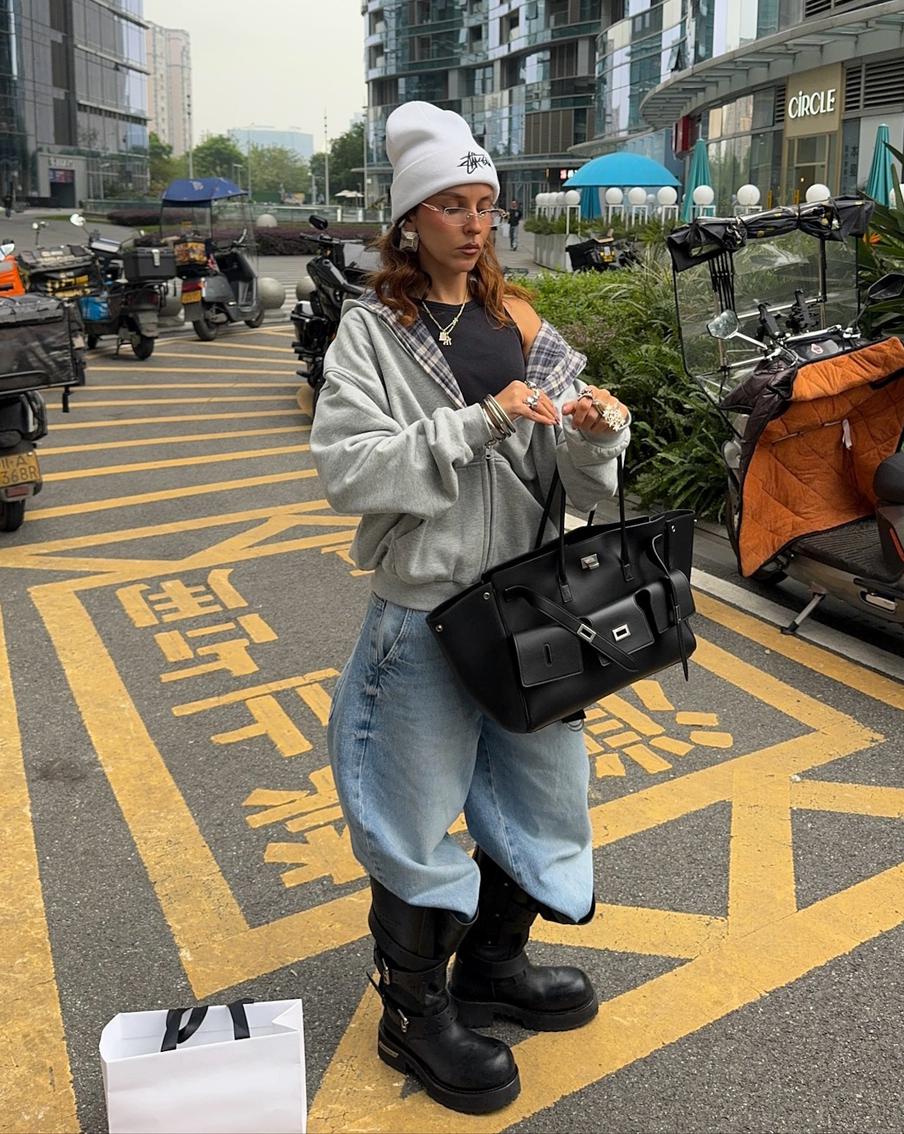 Массивная обувь стремительно теряет свою актуальность.