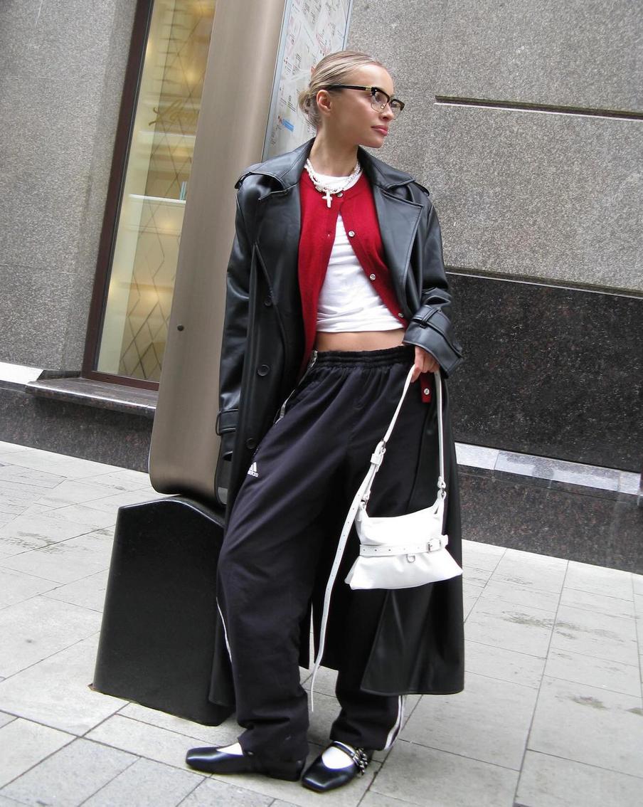 Эффект небрежности должен возникать сам собой, а не быть демонстрацией.