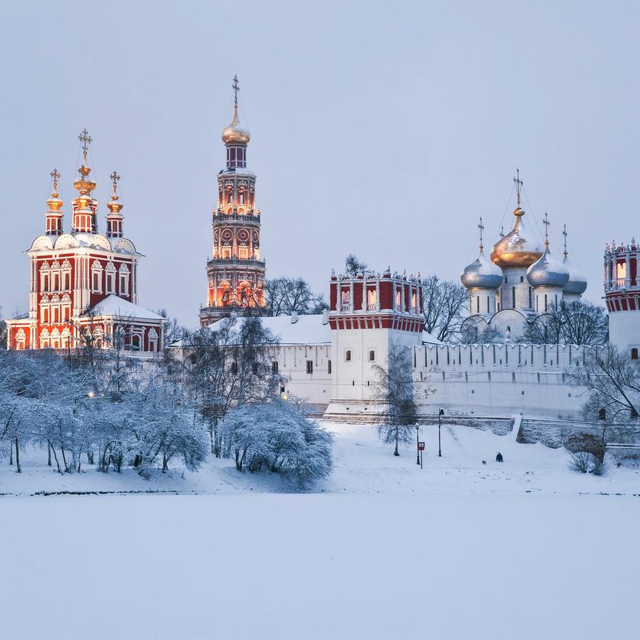 Ведомости: Российские города массово вводят туристический сбор с 2026 года. Согласно сообщению издания "Ведомости", с 2026 года в некоторых российских городах будет введён туристический сбор. Это решение принято на уровне местных властей Воронежа, Нижнего Новгорода, Ижевска, Курска и ряда городов Самарской области