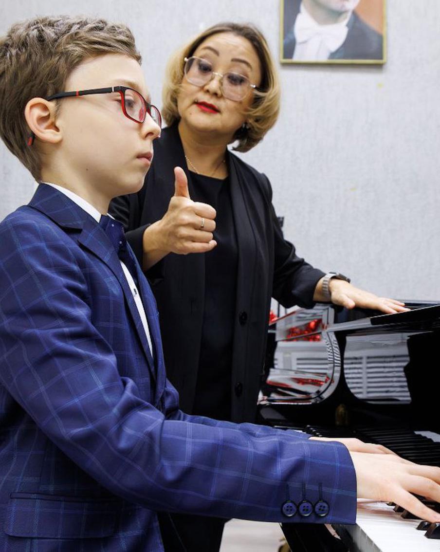 Виртуозы "Музыкальной мастерской Юрия Розума" дали большой концерт. Вместе с ними на сцену вышли юные таланты Капотни