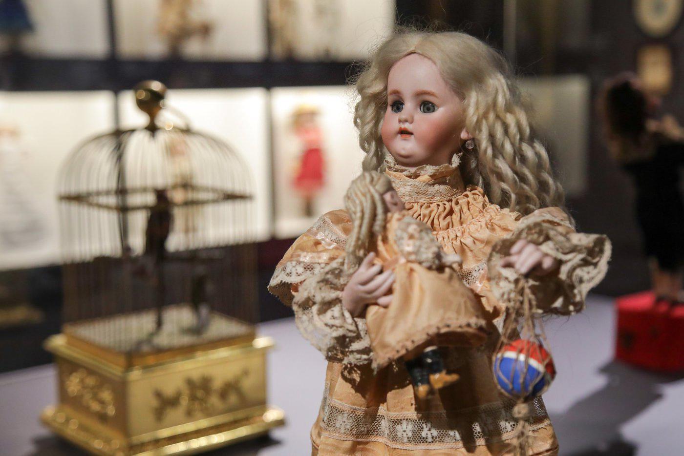 Афиша на 2 декабря: мастерим зимний декор и изучаем игрушки наших прапрабабушек