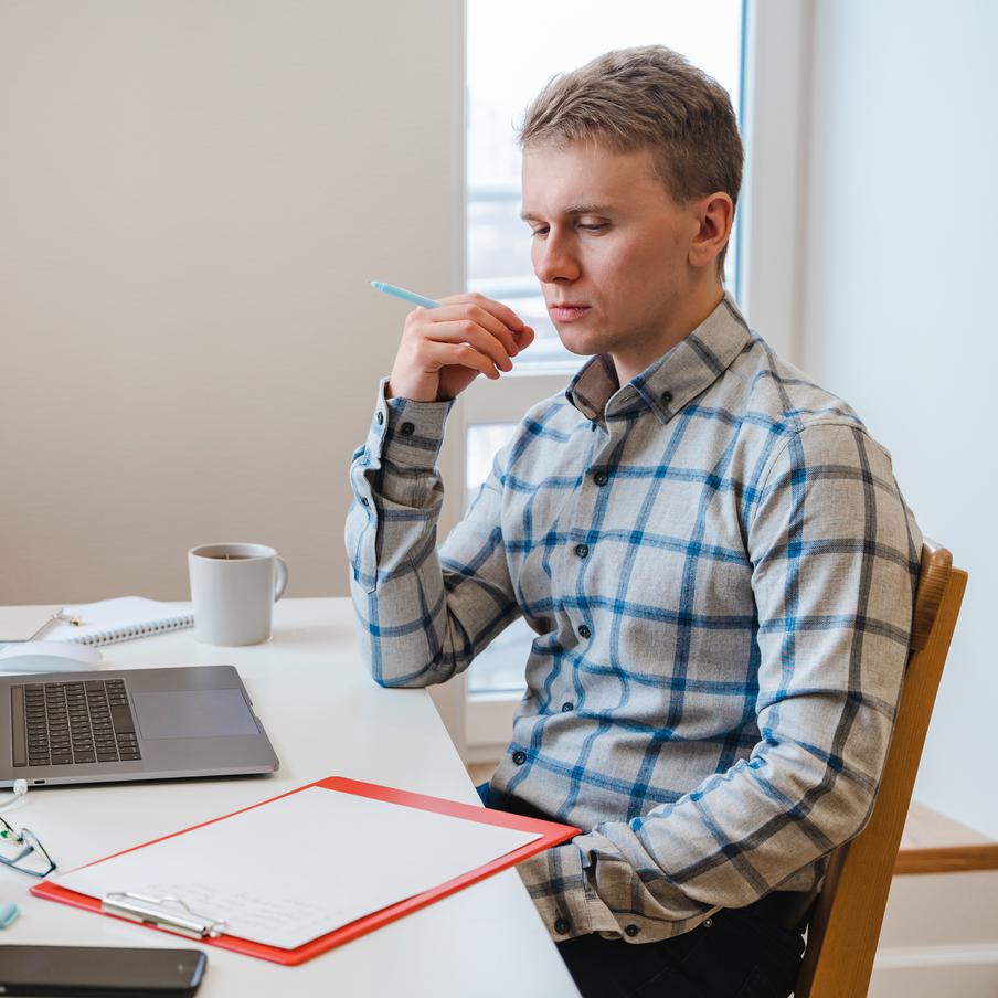 В России с 1 января 2026 года появится новый вид соцконтракта для участников СВО. С 1 января 2026 года в России появится новый вид социального контракта, предназначенный для демобилизованных участников специальной военной операции (СВО). Об этом сообщила член комитета Государственной думы по малому и среднему предпринимательству Наталия Полуянова