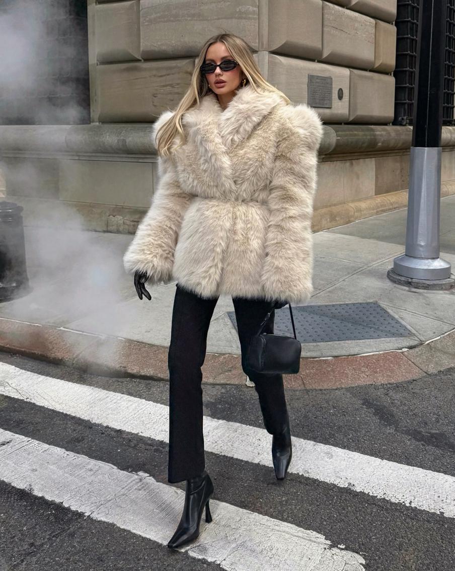 Как удлинить ноги за 1 минуту и сделать силуэт стройнее