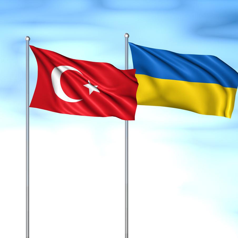 Турция заявила Киеву предельно чёткую реакцию на атаки на суда в Чёрном море. Турецкая сторона выразила решительный протест против атак на суда в Чёрном море и уведомила об этом службы безопасности Украины. Такая реакция Турции связана с недавними инцидентами, в которых пострадали российские танкеры