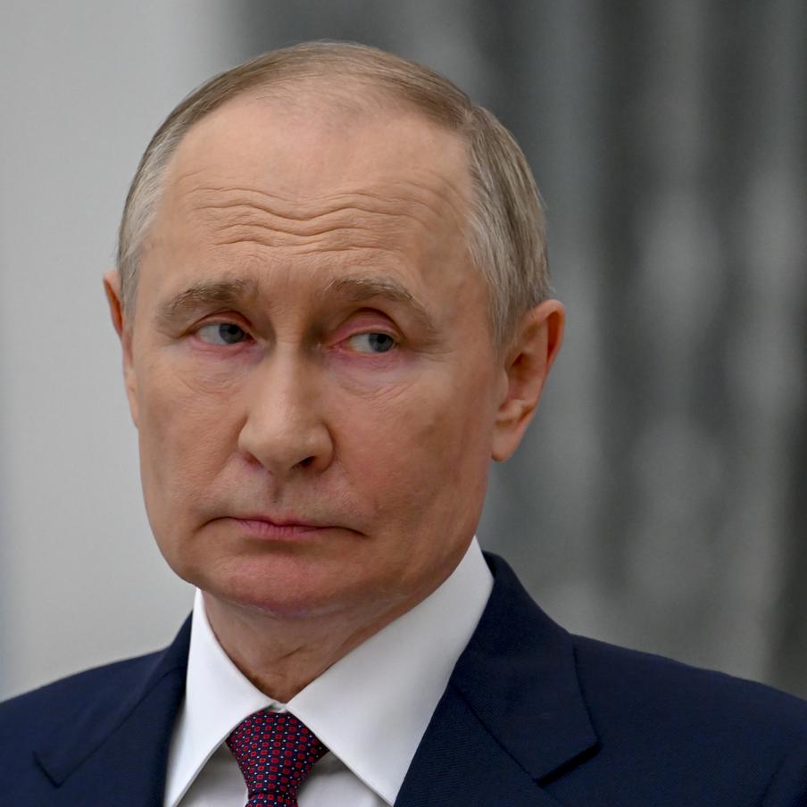 Песков: встреча Путина и Уиткоффа должна начаться через пять часов. Приблизительно через пять часов состоится встреча президента Российской Федерации Владимира Владимировича Путина со специальным посланником президента Соединённых Штатов Америки Стивеном Уиткоффом в Москве