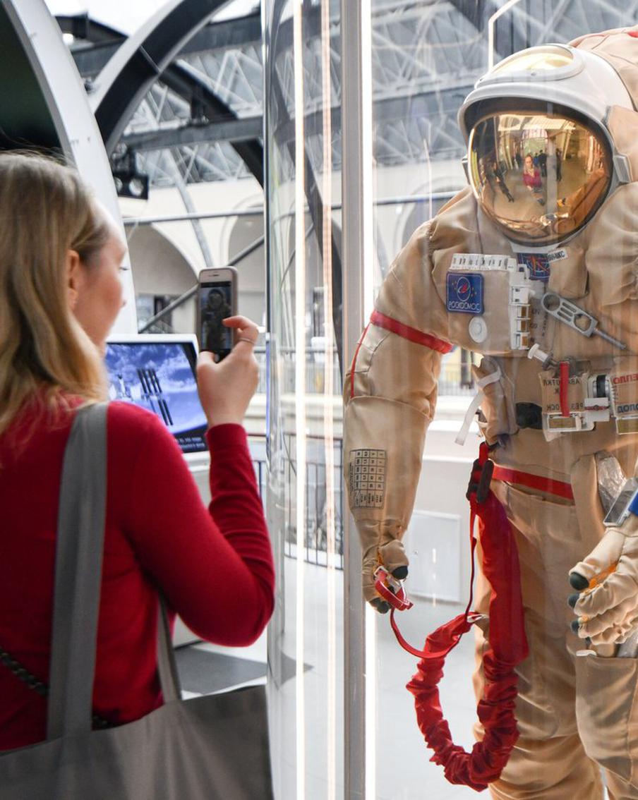 В космосе сдавали нервы и набивались шишки: чем болели покорители вселенной