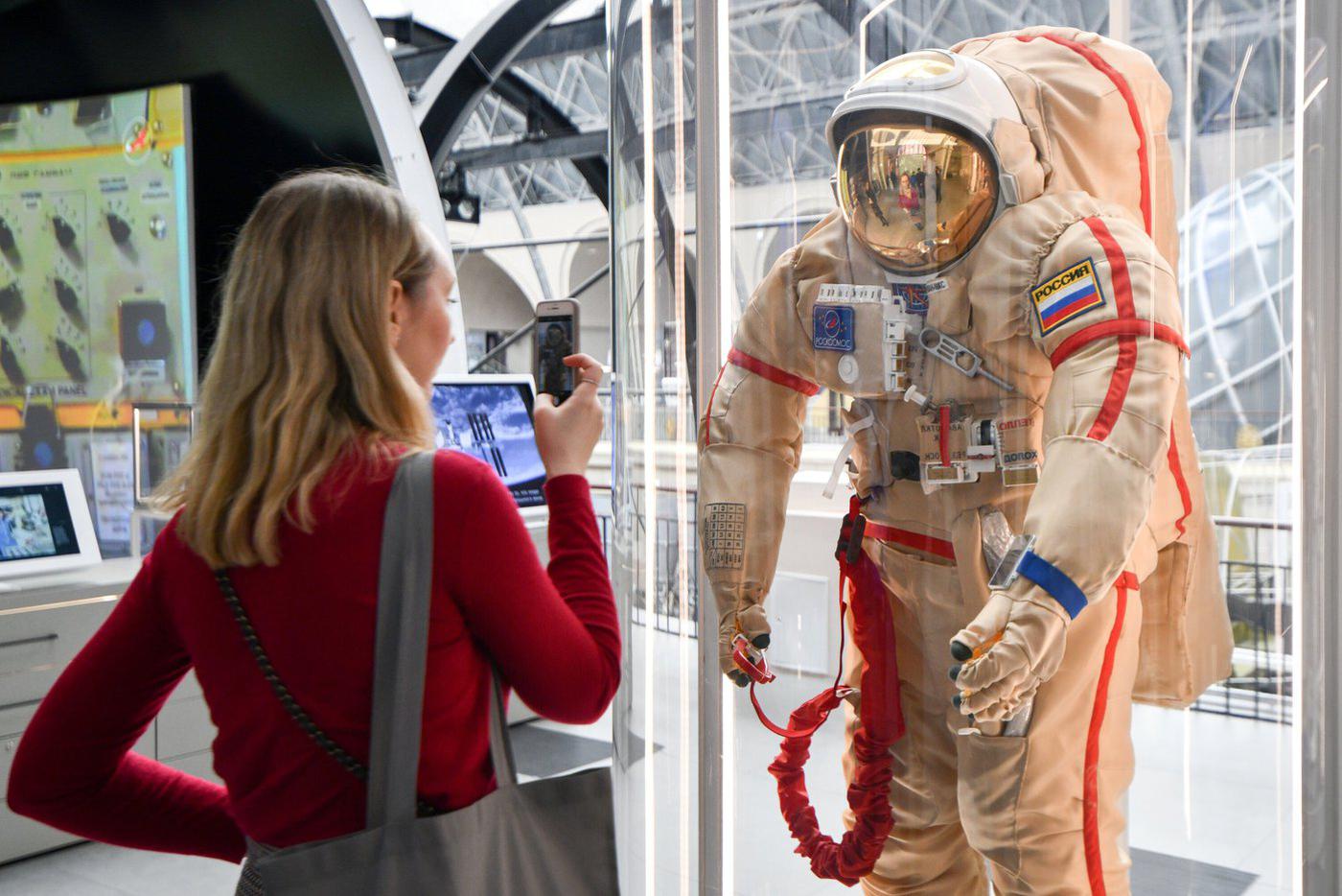 В космосе сдавали нервы и набивались шишки: чем болели покорители вселенной