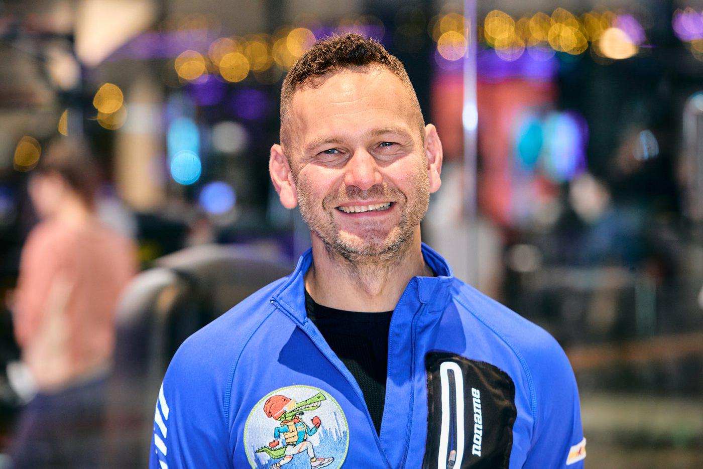 Вадим ни дня не может без бега.