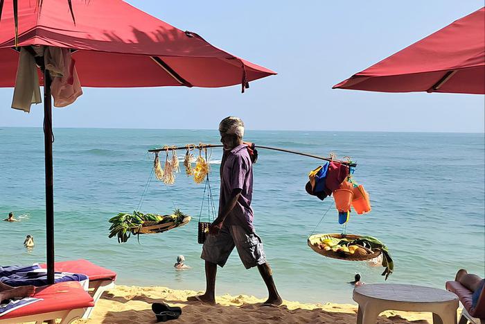 Российские туристы и жители Шри-Ланки рассказали об обстановке на острове после разрушительного наводнения