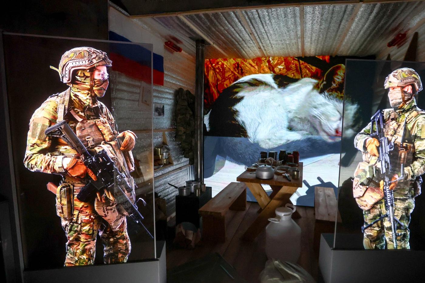 Десятки тысяч москвичей сражаются в зоне СВО – Собянин