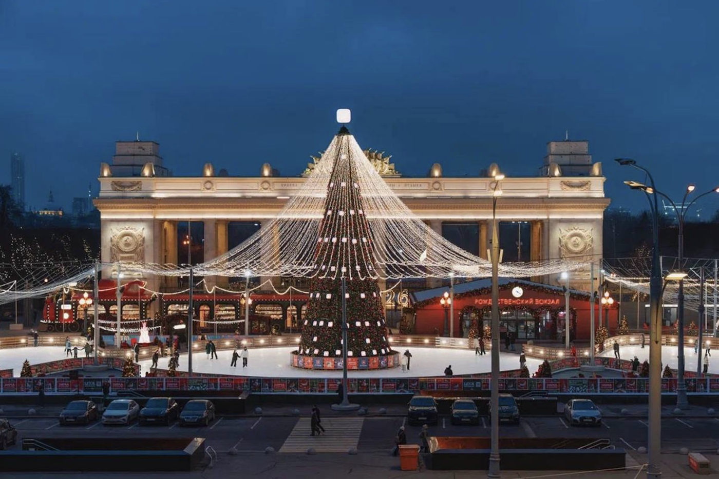 Суём нос в личные вещи царей Романовых и репетируем Новый год