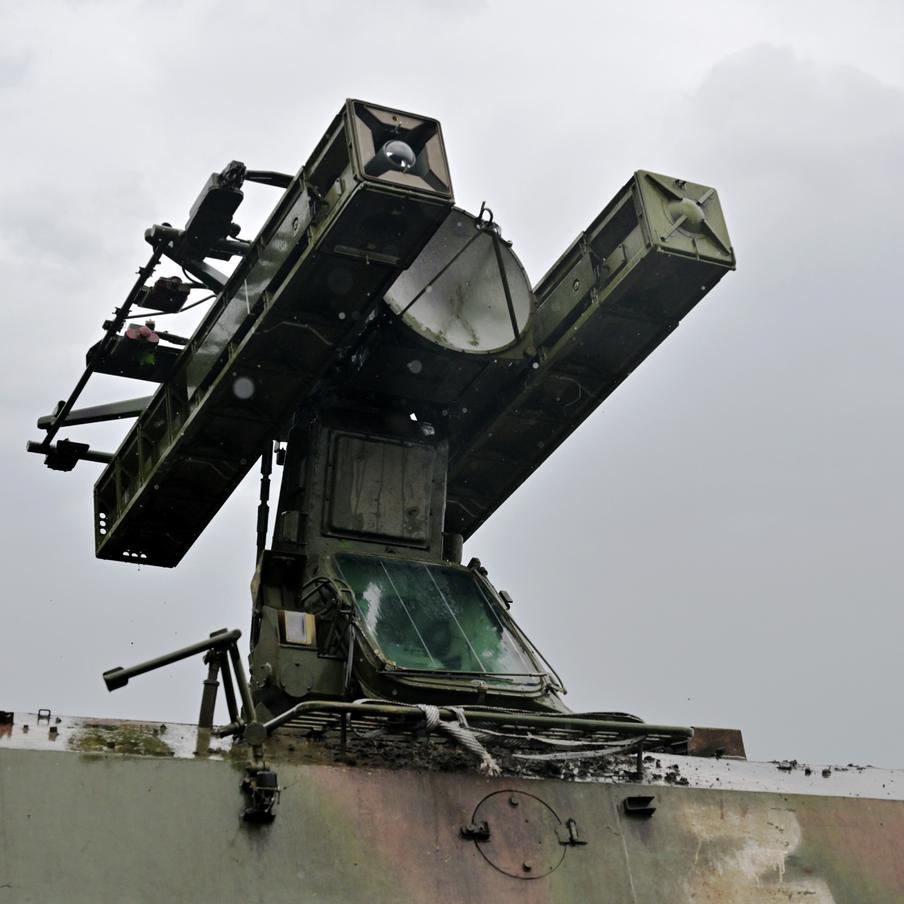 ПВО России за ночь уничтожила 41 украинский дрон в шести регионах страны. Минобороны России сообщило о перехвате 41 украинского беспилотника самолётного типа за ночь. Цели были ликвидированы силами ПВО в шести регионах страны, включая Крым, Самарскую и Саратовскую области