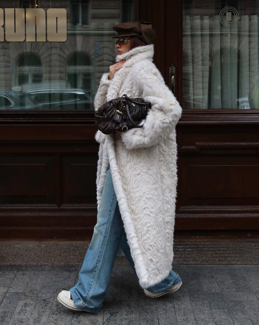 Cloud Dancer очень легко подружить с другими цветами.