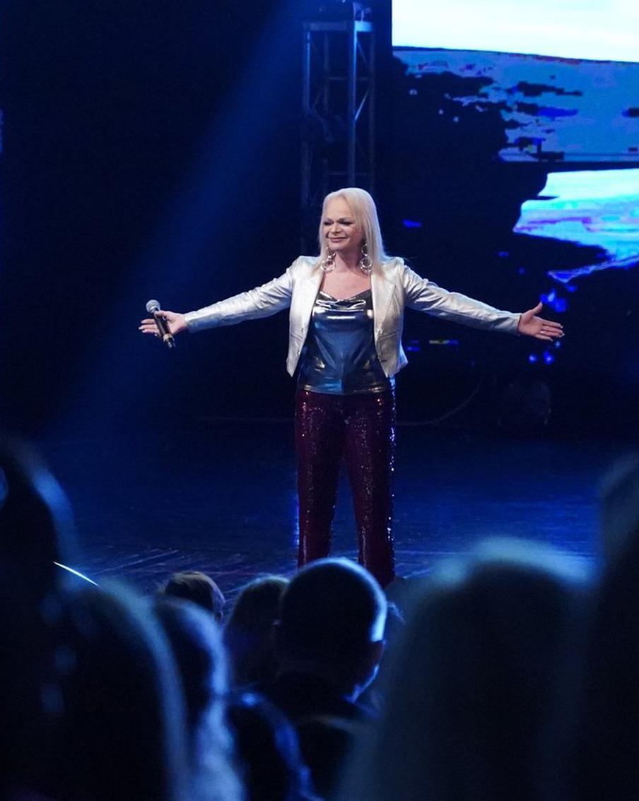 Почти все россияне возмущены схемой возврата жилья в деле Долиной. Соцопрос показал, что большинство граждан считают несправедливым возврат квартиры прежнему владельцу без компенсации покупателю, даже если продавец стал жертвой мошенников