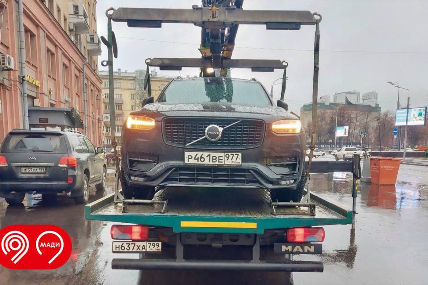 Максим Ликсутов сообщил, что водители стали реже парковаться на тротуарах