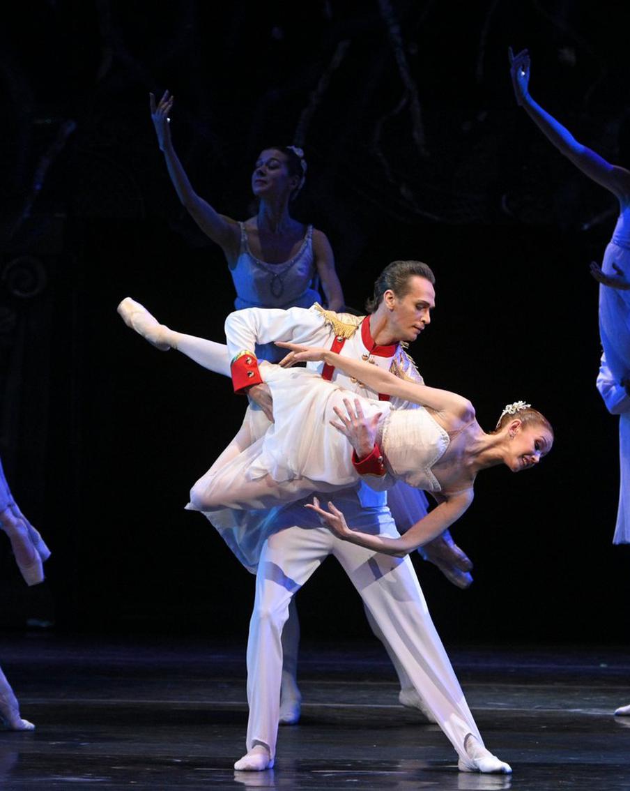 "Рекорд – более миллиона рублей": сколько стоят билеты на "Щелкунчика" в Большом театре