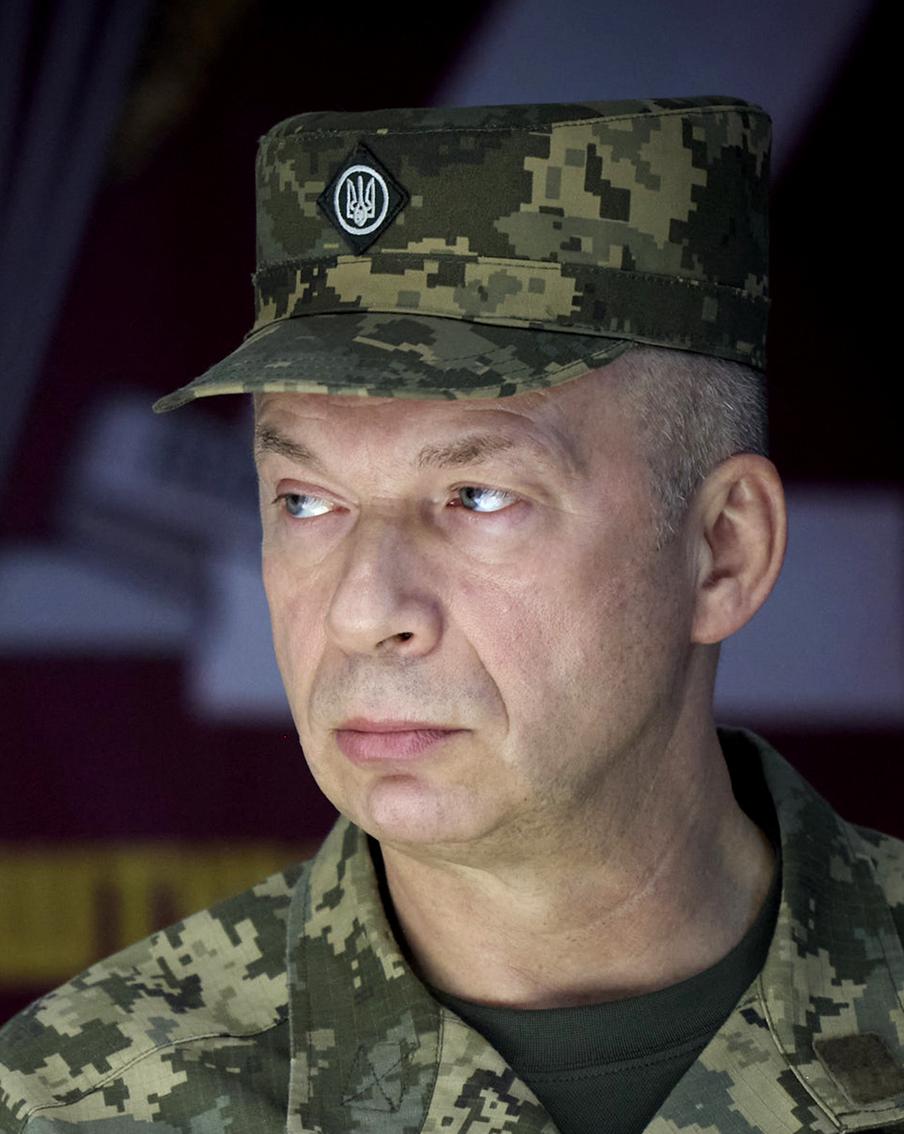 Главком ВСУ Сырский назвал неприемлемым отказ Украины от территорий ради мира. Украинский главнокомандующий Александр Сырский подчеркнул, что признание контроля над территориями за Россией в Киеве не рассматривается ни в каком из вариантов мирной сделки