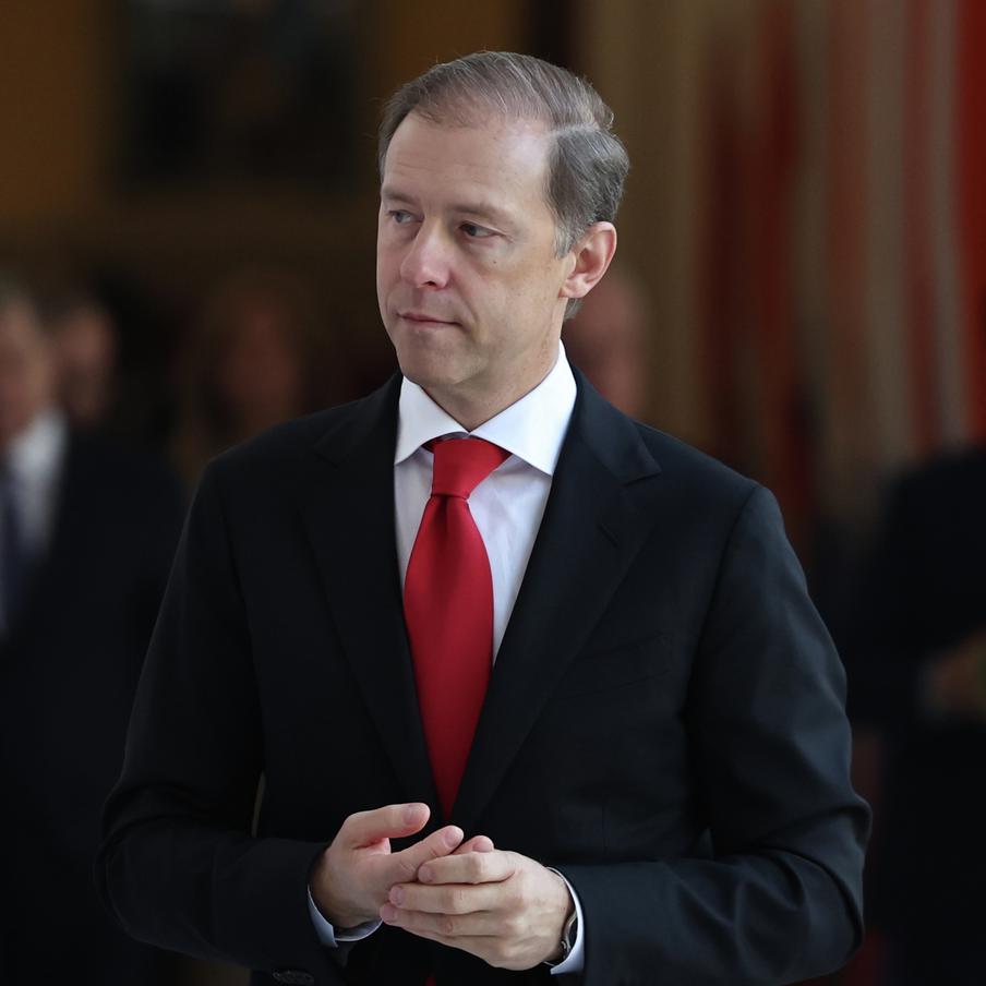 Вице-премьер Мантуров заявил, что Россия готова принять специалистов из Индии. Первый вице-премьер России Денис Мантуров назвал вполне реальным приём на территории страны неограниченного количества индийских специалистов различных профилей