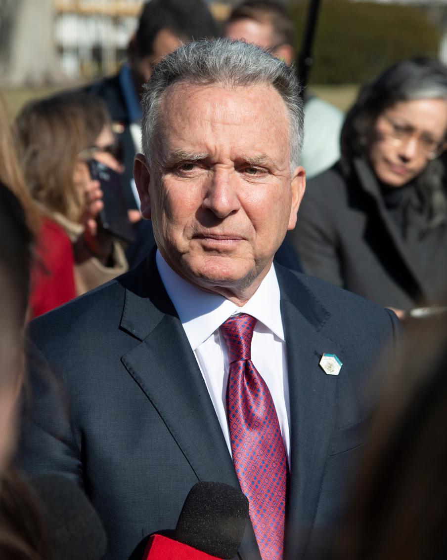 Стив Уиткофф прокомментировал итоги встречи с делегацией Украины в Майами. Спецпредставитель президента США поделился подробностями переговоров с украинскими дипломатами и рассказал, до чего с ними удалось договориться