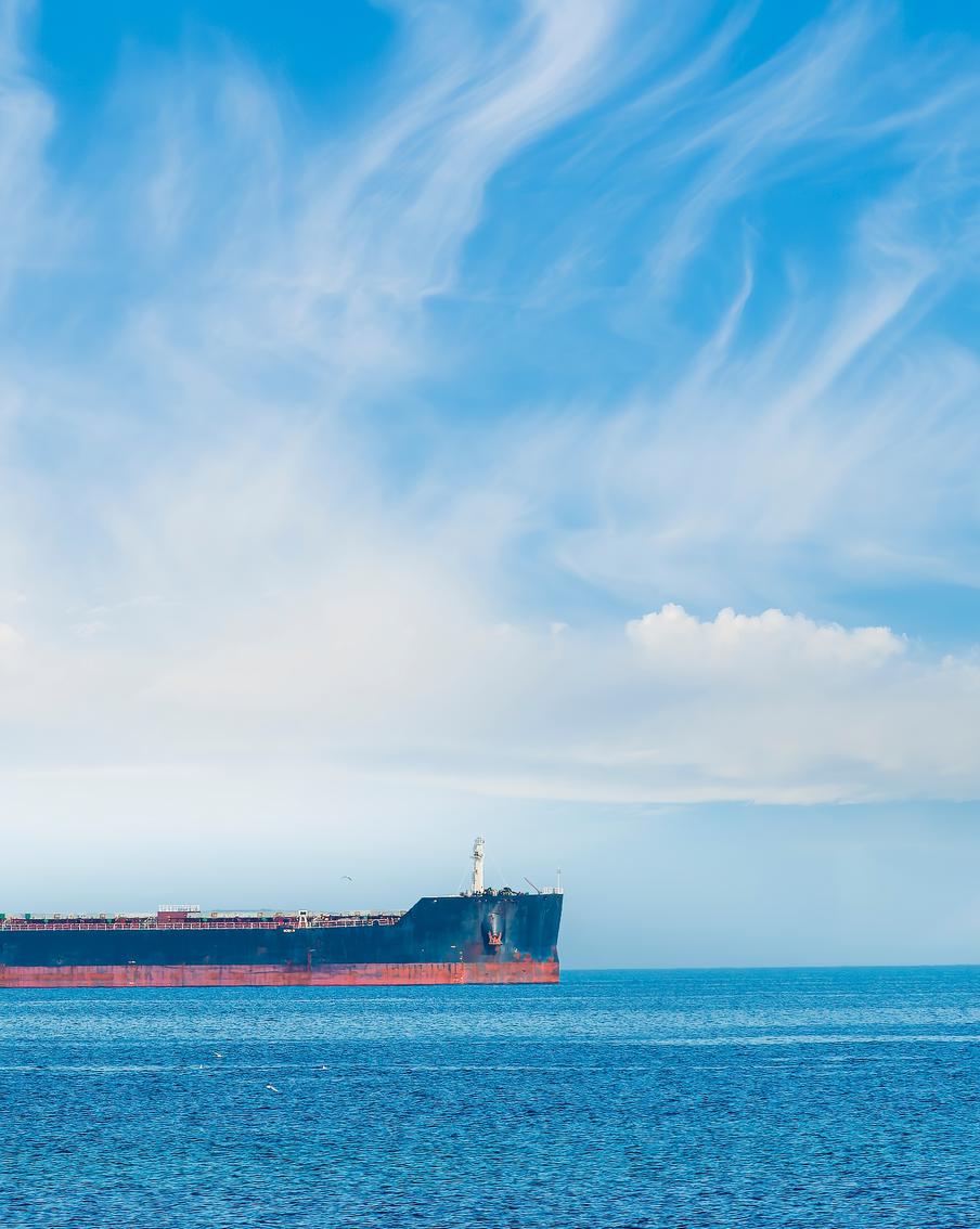 Reuters: ЕС и G7 обсуждают полный запрет на морские перевозки нефти РФ. Страны G7 и Европейский союз активно обсуждают введение полного запрета на морские перевозки российских нефтепродуктов вместо действующего ограничения цены