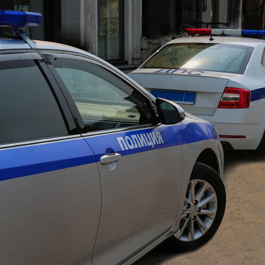 В Москве с ножом напали на директора театра "Лица". Директор Московского музыкально-драматического театра "Лица" Павел Суетин был госпитализирован из-за ножевого ранения