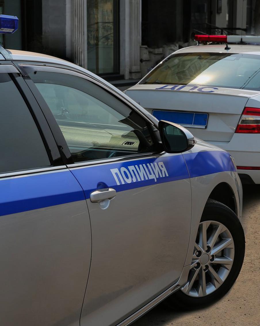 В Москве с ножом напали на директора театра "Лица". Директор Московского музыкально-драматического театра "Лица" Павел Суетин был госпитализирован из-за ножевого ранения